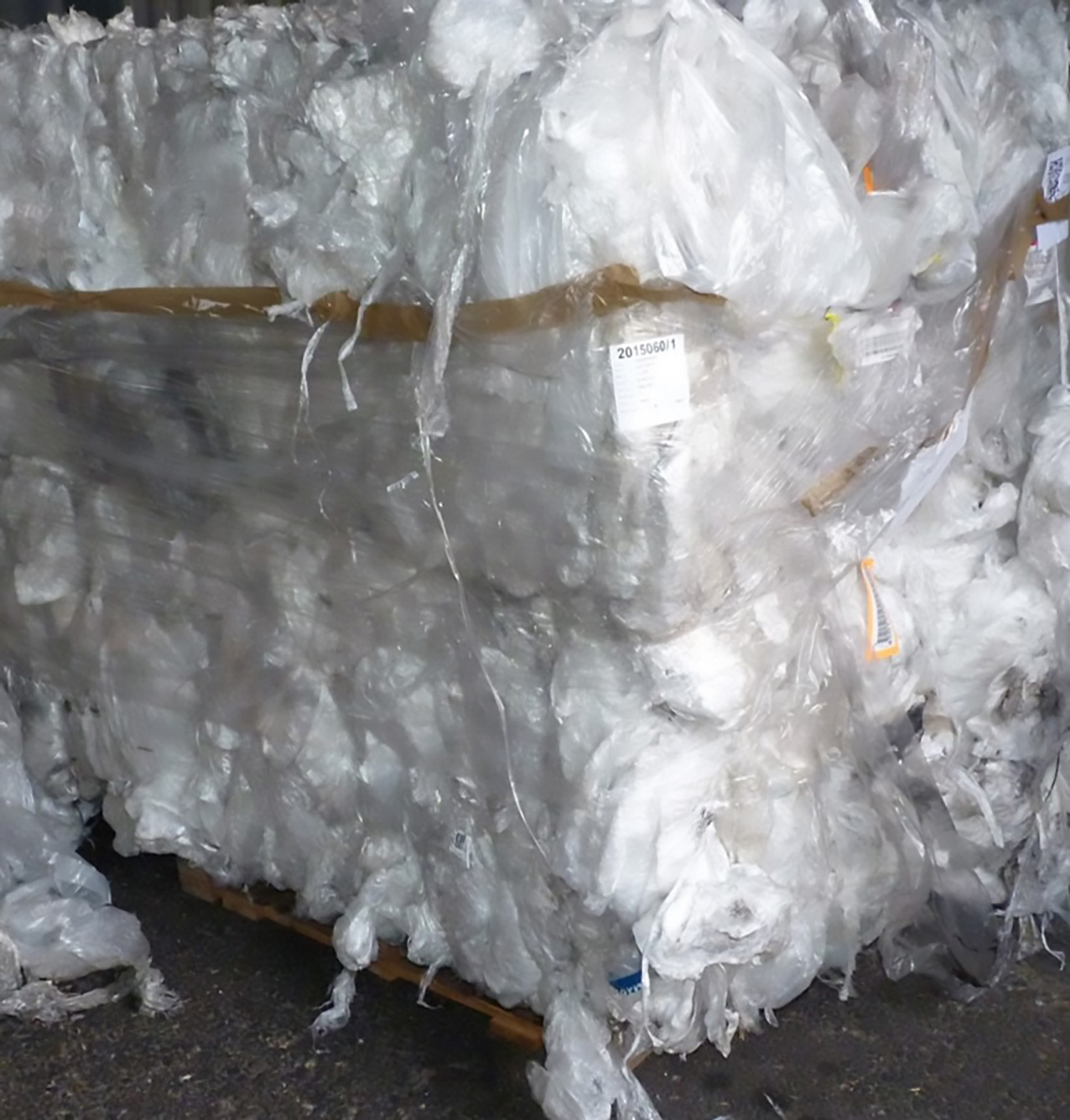 Unwashed stretch films as baled material for LLDPE recycling